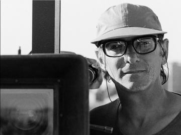 The Kid in the Photo. Carlos Saura